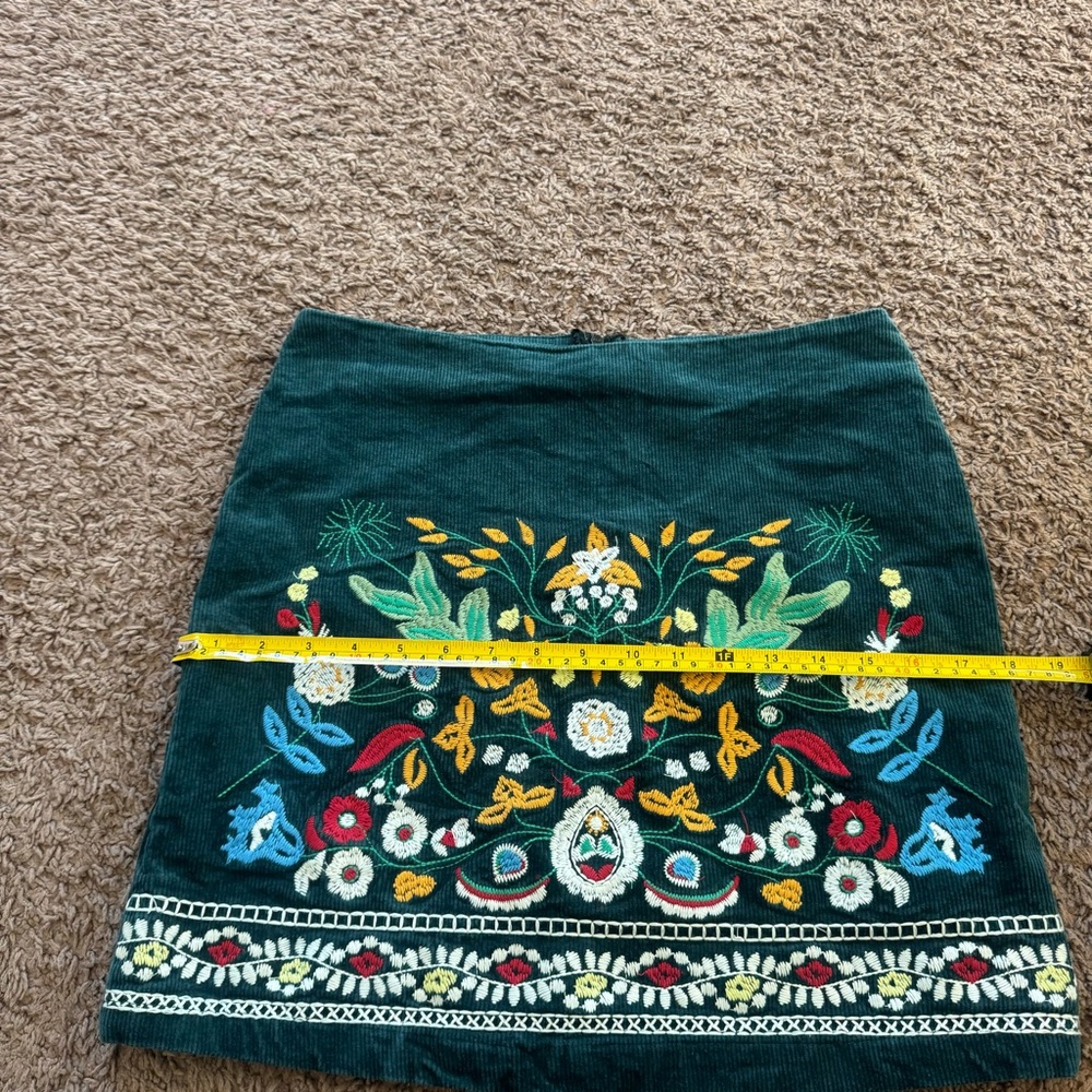 Simplee Dark Green Corduroy Floral Embroidered Mini Skirt Bohemian Artsy XL 30in - Picture 8 of 8
